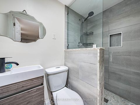 Photo 45 at 74 Montrose Avenue, Bellwoods, Toronto