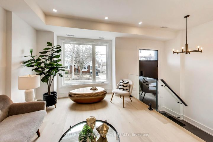 Photo 4 at 104 Yardley Avenue, Parkview, Toronto