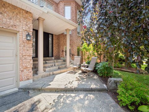 Photo 2 at 100 Carlyle Crescent, Aurora Highlands, Aurora