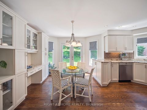 Photo 11 at 100 Carlyle Crescent, Aurora Highlands, Aurora