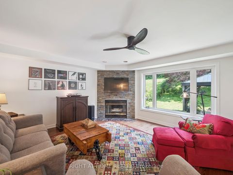 Photo 15 at 100 Carlyle Crescent, Aurora Highlands, Aurora