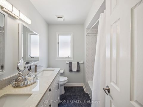 Photo 33 at 100 Carlyle Crescent, Aurora Highlands, Aurora