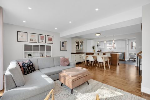 Photo 7 at 52 - 1080 Walden Circle, Clarkson, Mississauga