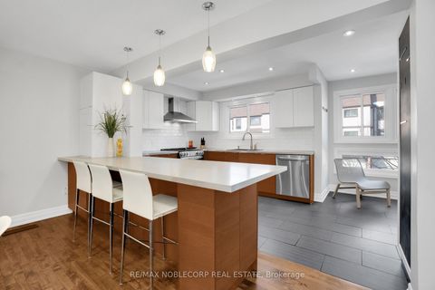 Photo 9 at 52 - 1080 Walden Circle, Clarkson, Mississauga