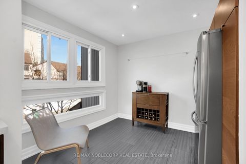 Photo 14 at 52 - 1080 Walden Circle, Clarkson, Mississauga