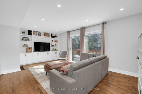 Photo 18 at 52 - 1080 Walden Circle, Clarkson, Mississauga