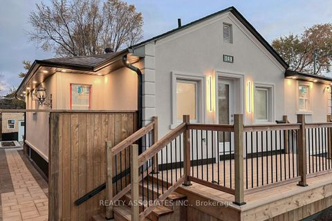 Photo 1 at 348 Miami Drive, Keswick South, Georgina