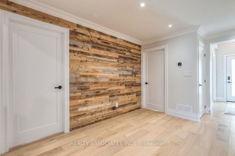 Photo 10 at 348 Miami Drive, Keswick South, Georgina