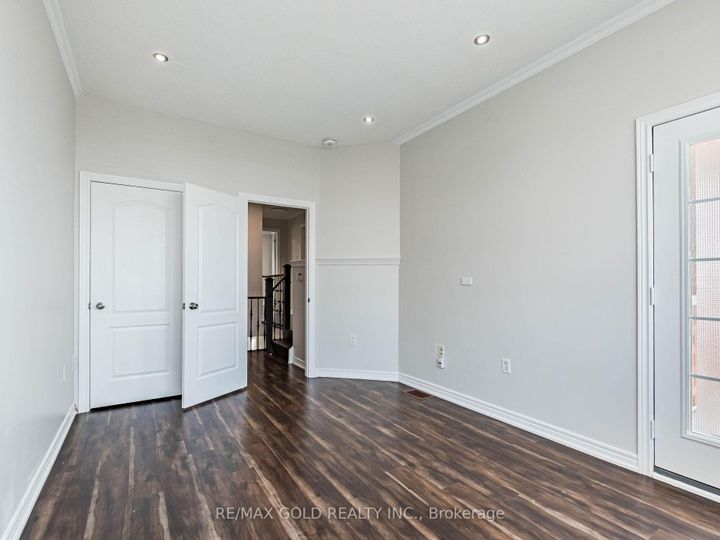 Photo 26 at 47 Connolly Crescent, Wellington, Brampton