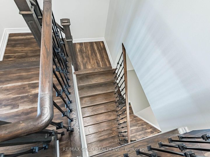 Photo 30 at 47 Connolly Crescent, Wellington, Brampton