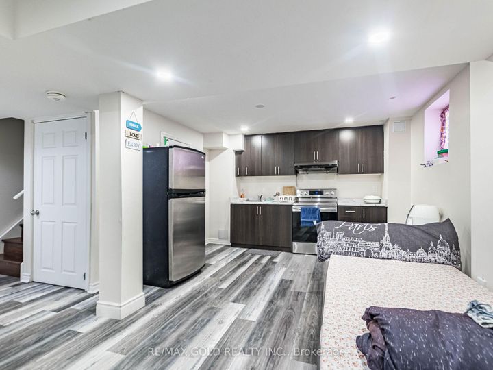 Photo 31 at 47 Connolly Crescent, Wellington, Brampton