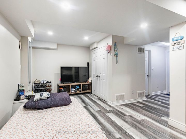 Photo 32 at 47 Connolly Crescent, Wellington, Brampton