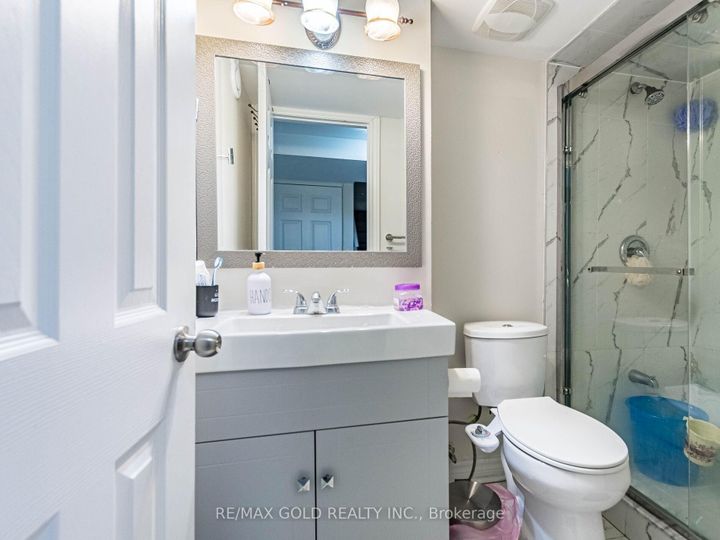 Photo 35 at 47 Connolly Crescent, Wellington, Brampton