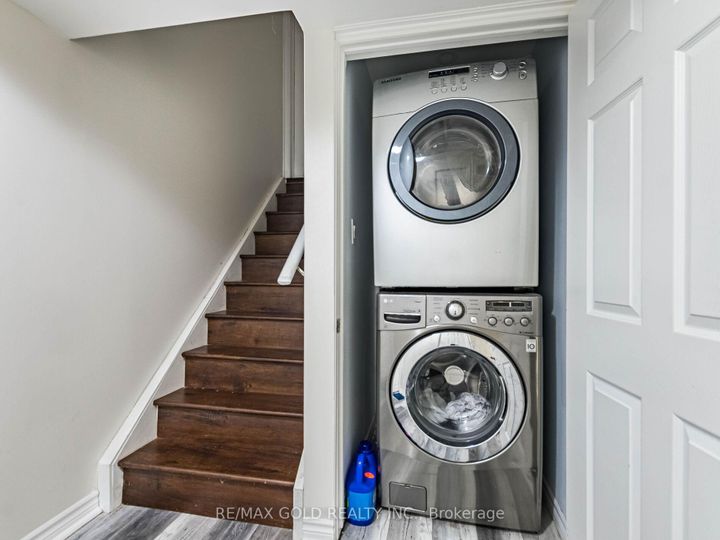 Photo 37 at 47 Connolly Crescent, Wellington, Brampton