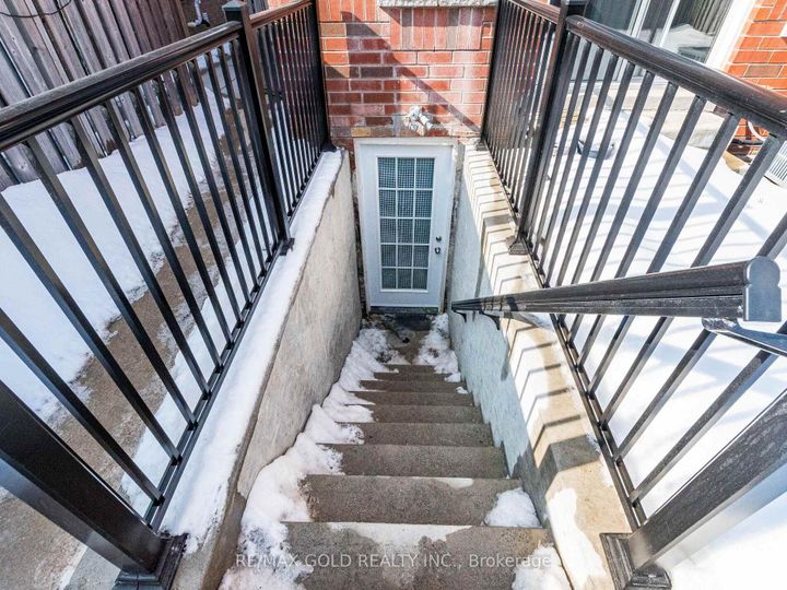 Photo 39 at 47 Connolly Crescent, Wellington, Brampton