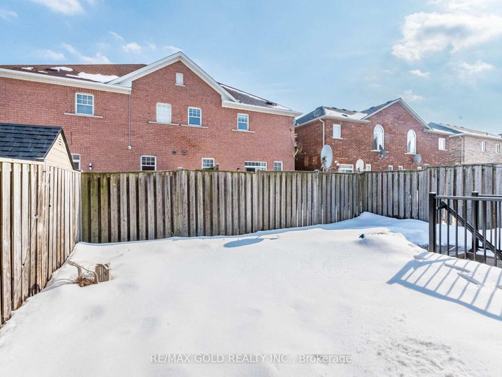 Photo 41 at 47 Connolly Crescent, Wellington, Brampton