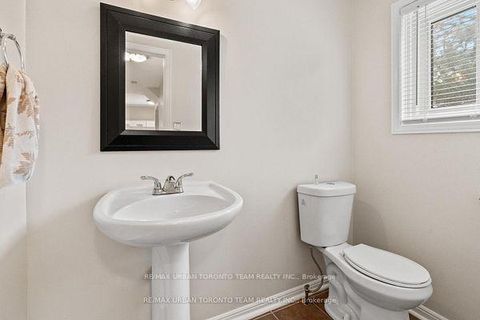 Photo 12 at 120 - 150 Burrows Hall Boulevard, Malvern, Toronto