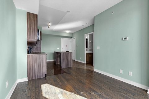 Photo 5 at NW1013 - 9201 Yonge Street, Langstaff, Richmond Hill