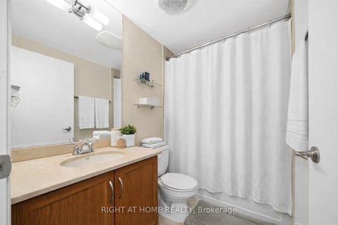 Photo 7 at 609 - 438 King Street W, Waterfront Communities C1, Toronto