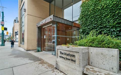 Photo 9 at 609 - 438 King Street W, Waterfront Communities C1, Toronto