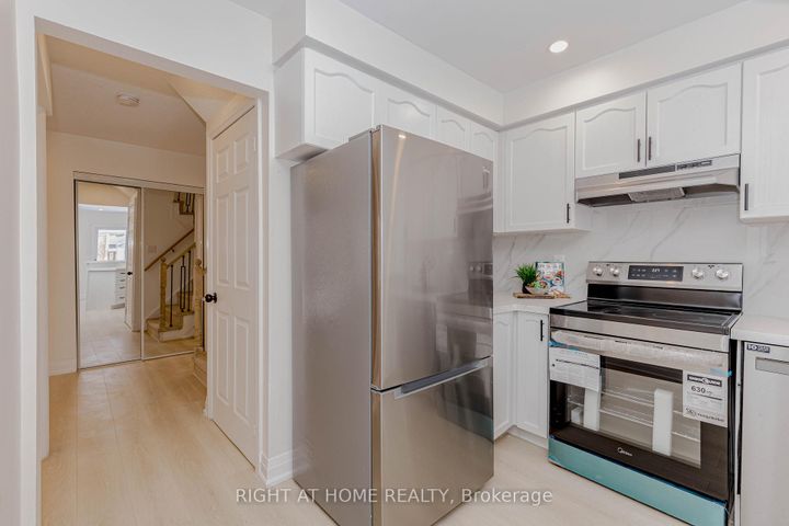 Photo 14 at 21 Carabram Court, Brampton West, Brampton