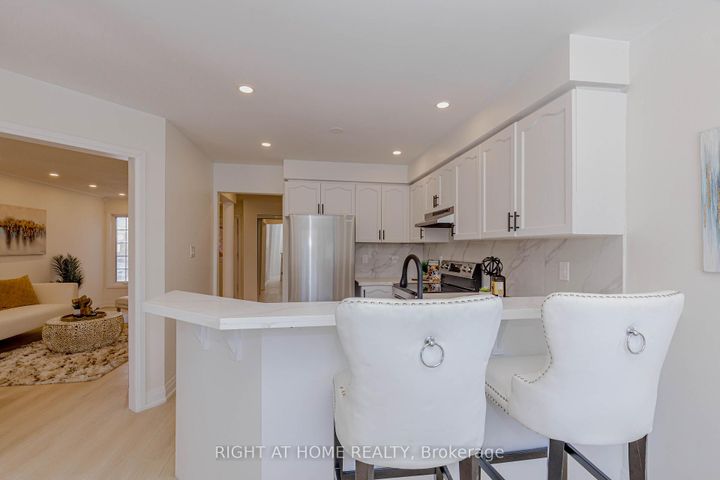 Photo 16 at 21 Carabram Court, Brampton West, Brampton