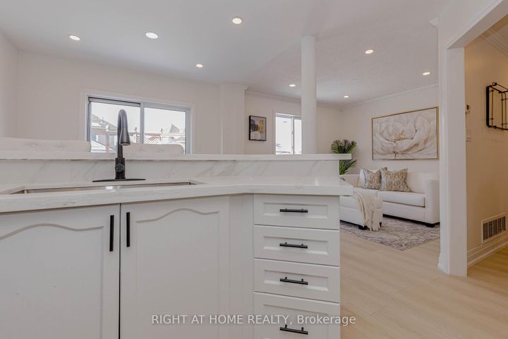 Photo 19 at 21 Carabram Court, Brampton West, Brampton