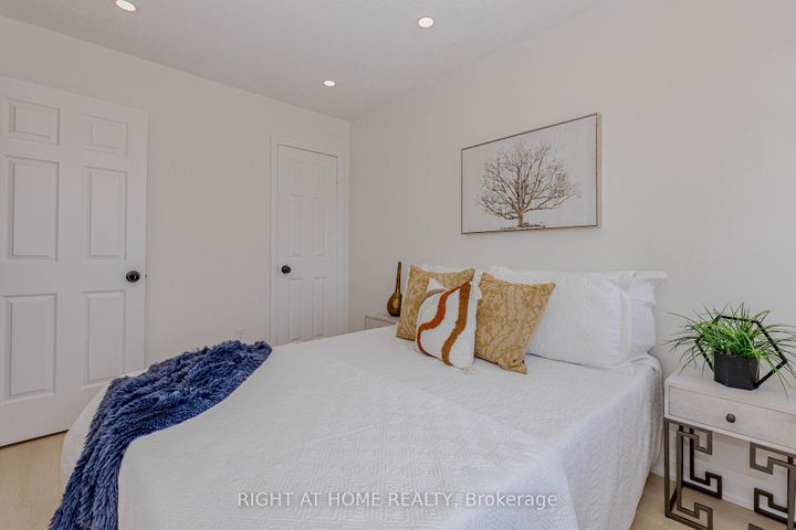 Photo 39 at 21 Carabram Court, Brampton West, Brampton