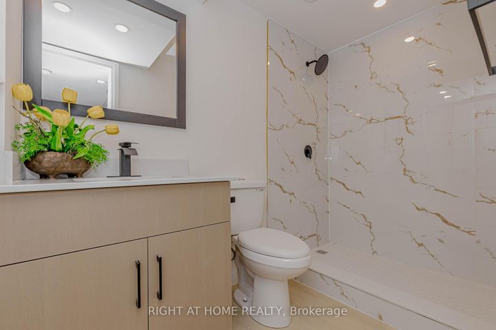 Photo 46 at 21 Carabram Court, Brampton West, Brampton