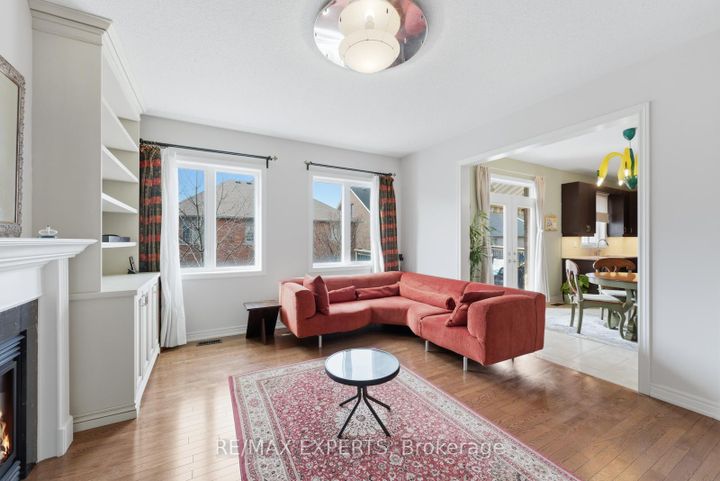 Photo 8 at 847 Memorial Circle, Wyndham, Newmarket