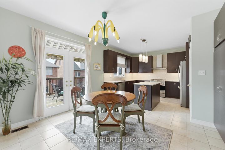 Photo 9 at 847 Memorial Circle, Wyndham, Newmarket