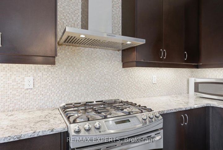 Photo 14 at 847 Memorial Circle, Wyndham, Newmarket