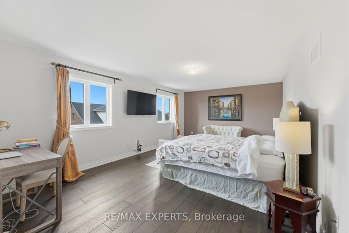 Photo 17 at 847 Memorial Circle, Wyndham, Newmarket