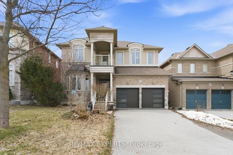 Photo 1 at 847 Memorial Circle, Wyndham, Newmarket