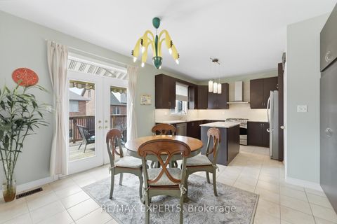 Photo 9 at 847 Memorial Circle, Wyndham, Newmarket