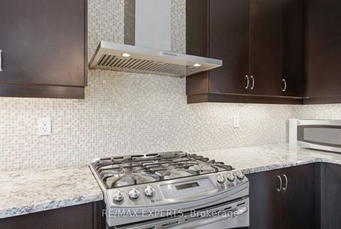 Photo 14 at 847 Memorial Circle, Wyndham, Newmarket