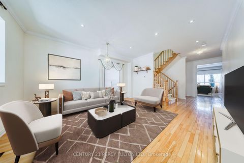 Photo 2 at 117 Maroon Drive, Oak Ridges Lake Wilcox, Richmond Hill