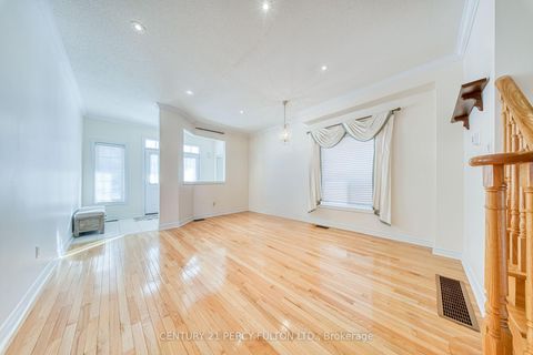 Photo 3 at 117 Maroon Drive, Oak Ridges Lake Wilcox, Richmond Hill