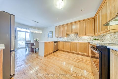 Photo 6 at 117 Maroon Drive, Oak Ridges Lake Wilcox, Richmond Hill