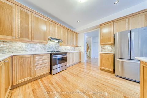 Photo 7 at 117 Maroon Drive, Oak Ridges Lake Wilcox, Richmond Hill