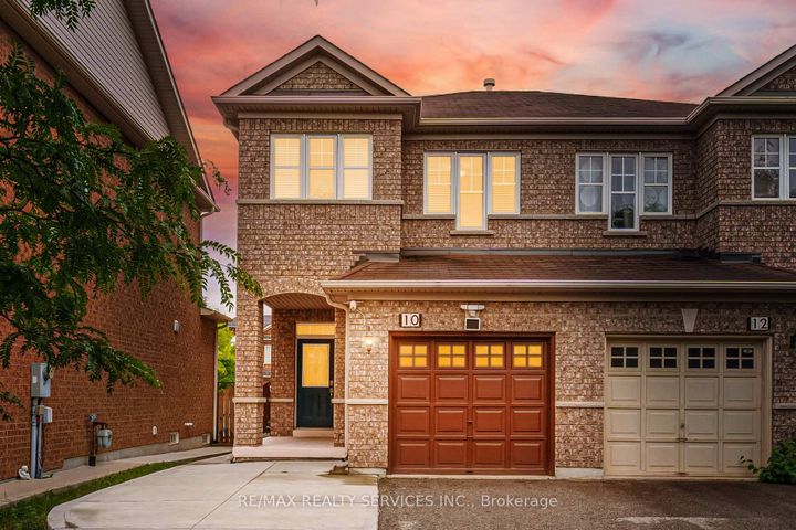 Photo 1 at 10 Deepcoral Court, Madoc, Brampton