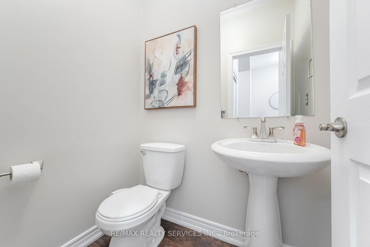 Photo 13 at 10 Deepcoral Court, Madoc, Brampton