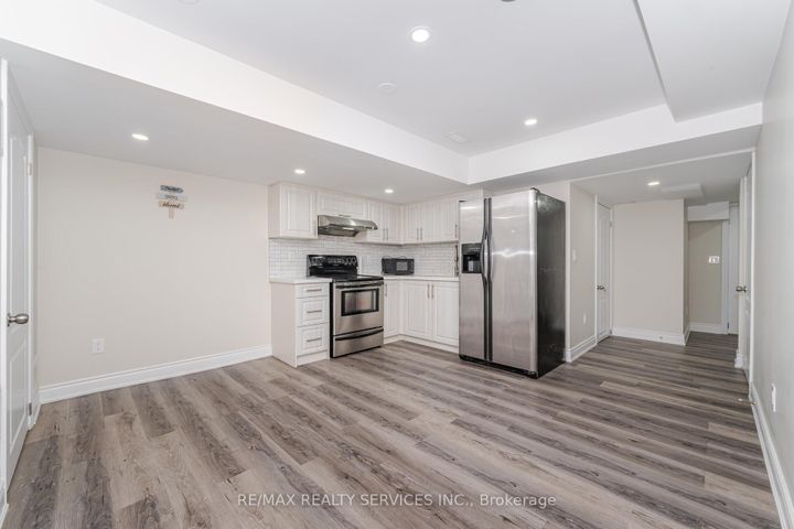 Photo 27 at 10 Deepcoral Court, Madoc, Brampton