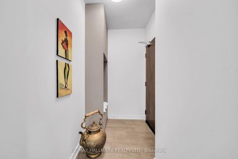 Photo 2 at 1506 - 120 Eagle Rock Way, Rural Vaughan, Vaughan