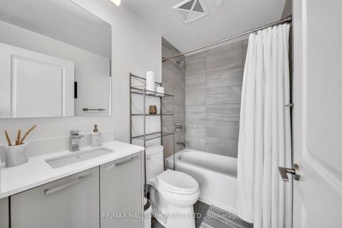 Photo 13 at 1506 - 120 Eagle Rock Way, Rural Vaughan, Vaughan