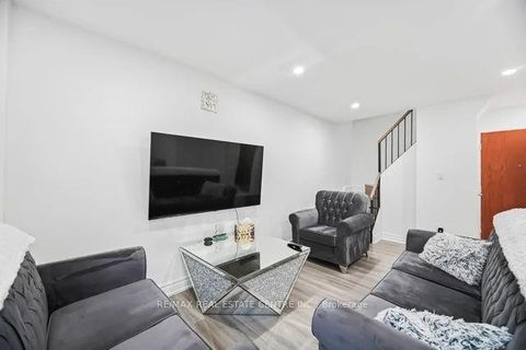 Photo 5 at 255 - 10 Eddystone Avenue, Jane Heights, Toronto