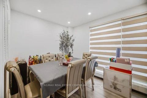 Photo 8 at 255 - 10 Eddystone Avenue, Jane Heights, Toronto