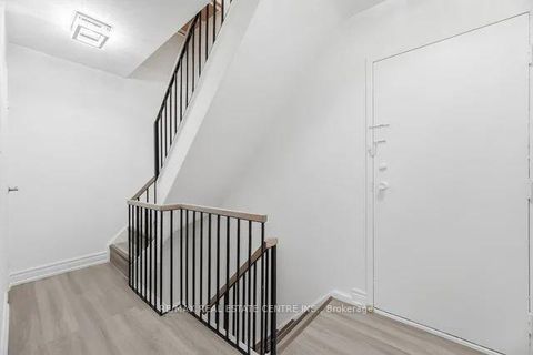 Photo 15 at 255 - 10 Eddystone Avenue, Jane Heights, Toronto