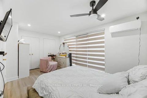 Photo 17 at 255 - 10 Eddystone Avenue, Jane Heights, Toronto