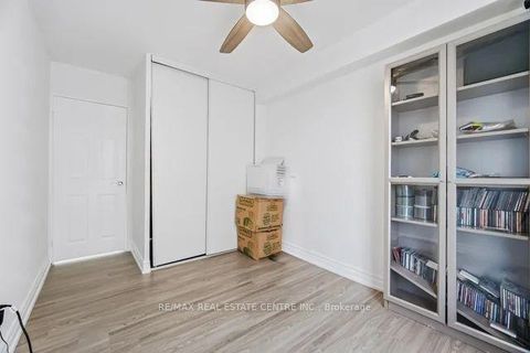 Photo 20 at 255 - 10 Eddystone Avenue, Jane Heights, Toronto